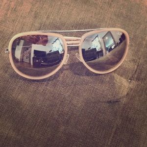 Quay Australia Needing Fame sunglasses